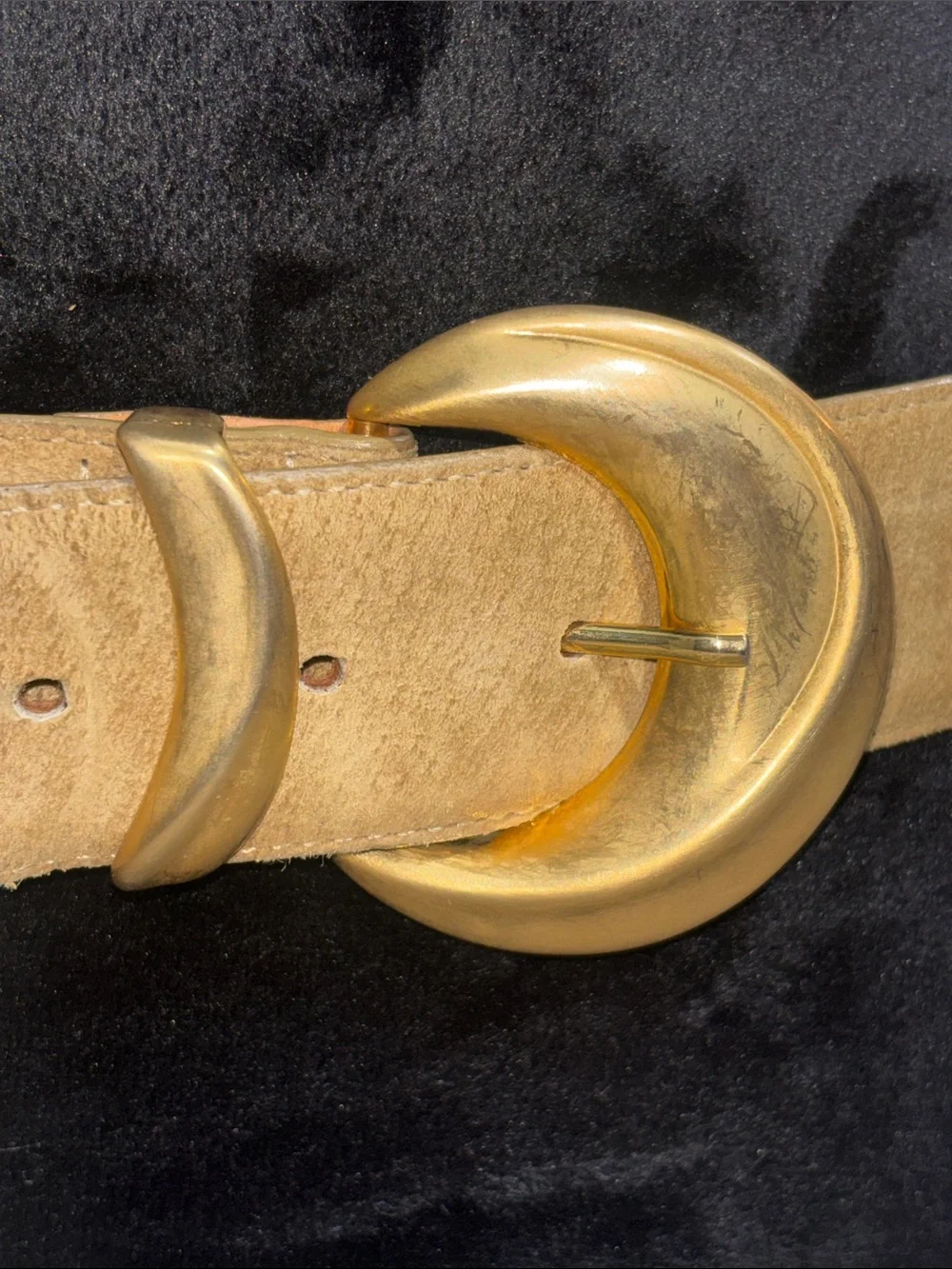 Vintage Classic Suede Belt Tan suede Gold tone Buckle preppy elegant fall belt